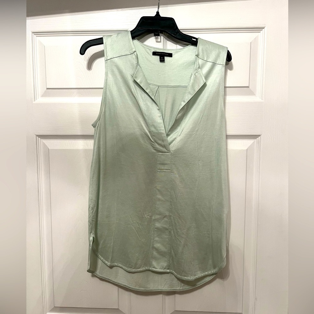 Banana Republic Mint Green Sleeveless V-Neck Tank Top